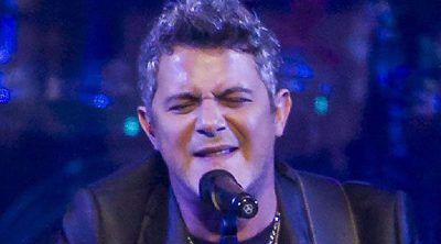 Alejandro Sanz protagoniza con su hijo Dylan un tierno momento en el escenario en su concierto en Madrid