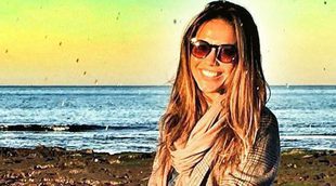 El paseo de enamorados de Lara Álvarez y Román Mosteiro con sus perros Choco y Golfo