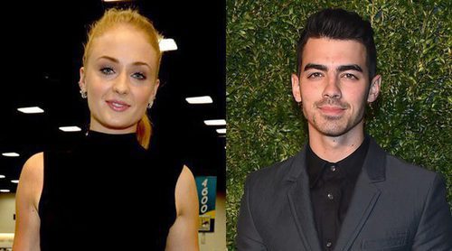 Sophie Turner y Joe Jonas derrochan pasión en la fiesta de los Globos de Oro 2017