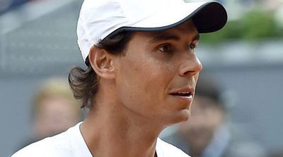 Rafa Nadal enseña su abundante pelo tras someterse a un injerto hace unos meses