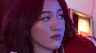 Noah Cyrus continúa escalando posiciones con 'Make Me (Cry)', su primer single