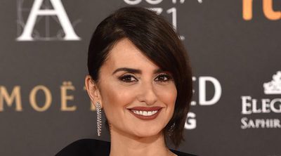 Penélope Cruz recuerda a sus dos hijos en la alfombra roja de los Goya 2017