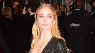 Sophie Turner, Bryce Dallas Howard, Felicity Jones... así fue la alfombra roja de los Bafta 2017