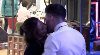 La fiesta de San Valentín de 'GHVIP5' consigue que Ivonne Reyes y Sergio Ayala se coman a besos