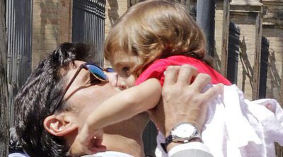 Fran Rivera y su domingo de ramos en familia: todo un padrazo con la pequeña Carmen