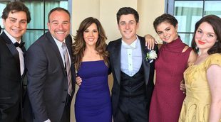 El elenco de 'Los Magos de Waverly Place' se reúne para la boda de David Henrie y María Cahill