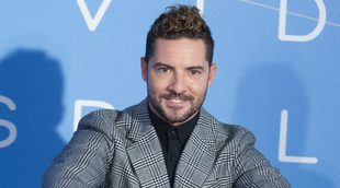 David Bisbal se pone nostálgico: rememora viejos tiempos con su familia tras su 'boda' con Rosanna Zanetti