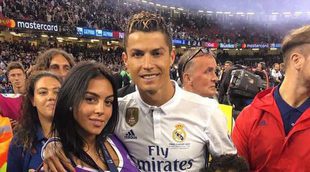 Cristiano Ronaldo celebra su éxito con los dos amores de su vida: Su hijo y Georgina Rodríguez