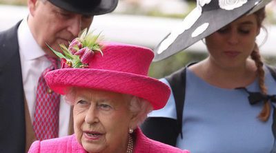 El Duque de York y sus hijas se hacen un hueco en Ascot ante la ausencia del Príncipe Carlos y los Duques de Cambridge