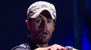 Pitidos hacia Enrique Iglesias en su único concierto en España: "Manos arriba, esto es un atraco"