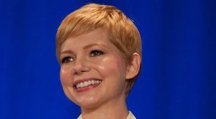 Michelle Williams es fotografiada besándose en Roma con un misterioso hombre