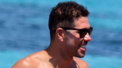 Diego Simeone y Carla Pereyra disfrutan de su primeras vacaciones con Francesca en Formentera