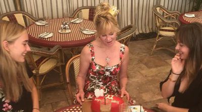 Melanie Griffith celebra su cumpleaños muy bien acompañada