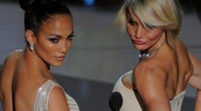 Jennifer Lopez y Cameron Diaz presumen de embarazo en el póster de 'Qué esperar cuando estás esperando'