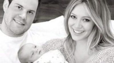 Hilary Duff muestra su imagen más familiar junto a su marido Mike Comrie y su hijo Luca