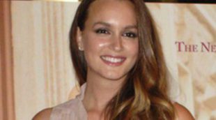 Leighton Meester luce cuerpo y nuevo novio en las cálidas playas de Brasil