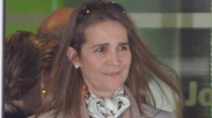 La Infanta Elena y María Zurita coinciden en el hospital al visitar al Rey Juan Carlos