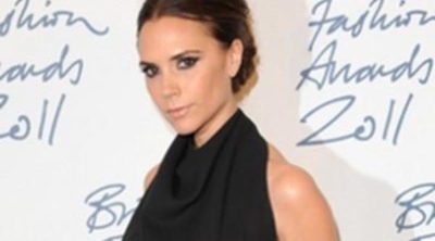 Victoria Beckham olvida en casa a su hijo Brooklyn