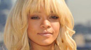 Rihanna se desmelena en un club de striptease