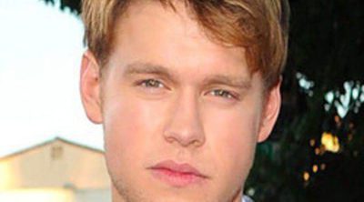 Chord Overstreet imita a Harry Styles de One Direction en 'Glee'