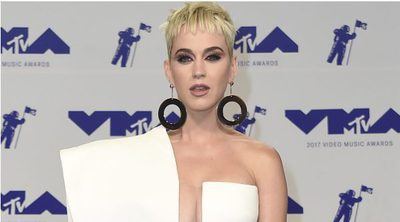 Katy Perry, Vanessa Hudgens, Nicki Minaj y Heidi Klum brillan en la alfombra roja de los MTV VMA 2017