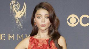 El descuido de Sarah Hyland en la alfombra roja de los Premios Emmy 2017