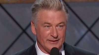 Alec Baldwin dedica su Emmy 2017 a Donald Trump: "Señor Presidente, aquí está su Emmy"