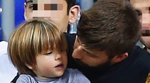 Gerard Piqué, todo un padrazo con sus hijos Milan y Sasha en el baloncesto mientras Shakira trabaja