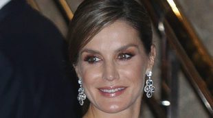 La Reina Letizia, radiante y espectacular junto al Rey Felipe en el concierto Premios Princesa de Asturias 2017