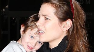 Carlota Casiraghi viaja con su hijo Raphaël y Dimitri Rassam a Los Angeles, la ciudad en la que fue feliz con Gad Elmaleh