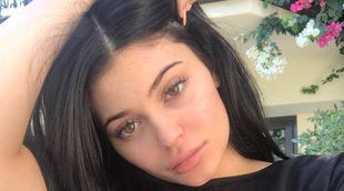 Kylie Jenner sigue jugando al despiste con su embarazo y se queja de que le ponen 'barriguita'