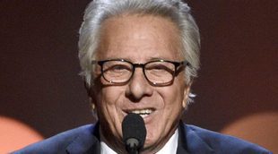 Dustin Hoffman reaparece sonriente en los Hollywood Film Awards tras la acusación de acoso sexual