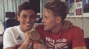 Tom Daley y Dustin Lance Black cuentan cómo sobreviven a su matrimonio a distancia