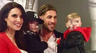 La postal prenavideña de Pilar Rubio y Sergio Ramos con sus hijos Sergio Jr y Marco