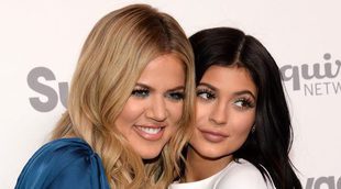 Khloe Kardashian y Kylie Jenner, felices y embarazadas posando juntas en el día de Navidad