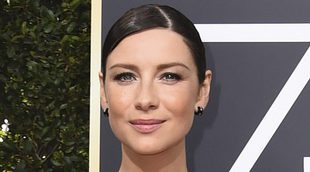 Caitriona Balfe ('Outlander') presume de anillo de compromiso en los Globos de Oro 2018