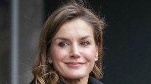 La Reina Letizia, entre un acto oficial recordando su pasado como periodista y una cena con amigas