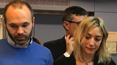 Andrés Iniesta muestra su lado más solidario con la visita al hospital de Vall d'Hebron