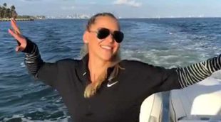 Anna Kournikova lo da todo a ritmo de Enrique Iglesias tras el nacimiento de sus mellizos