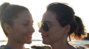 Nagore Robles y Sandra Barneda dan la bienvenida a Nash, su nuevo miembro en la familia