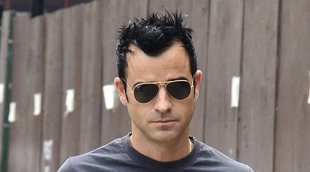 Justin Theroux se divierte con amigos días antes de anunciar su divorcio con Jennifer Aniston