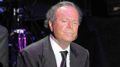 Julio Iglesias podría haber suspendido su gira mundial para escribir su biografía