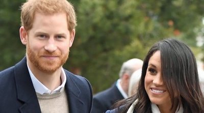 El Príncipe Harry enseña a Meghan Markle a conducir por la izquierda