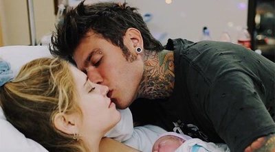 Chiara Ferragni y Fedez comparten la primera foto de su hijo