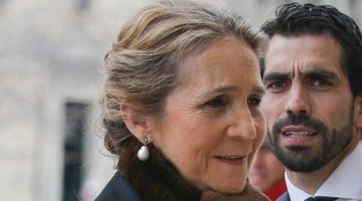 Los Reyes Felipe y Letizia, Juan Carlos y Sofía y las Infantas Elena y Cristina rinden homenaje al Conde de Barcelona