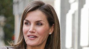 La Reina Letizia reaparece sonriente entre abucheos tras el escándalo con la Reina Sofía