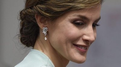 Un nuevo vídeo permite ver la cara de la Reina Letizia mientras increpa a Doña Sofía en la Misa de la Pascua