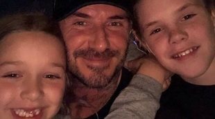 David y Victoria Beckham se divierten junto a sus hijos Cruz y Harper Seven en Disneyland