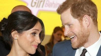 Meghan Markle y el Príncipe Harry de Inglaterra, todo complicidad a un mes de su boda