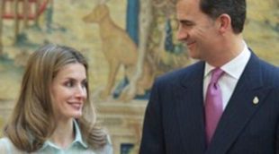 Felipe y Letizia desprenden complicidad en la reunión con los Patronatos de la Fundación Príncipe de Asturias